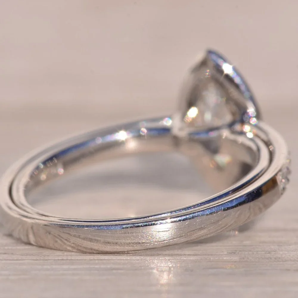 Designer Diana Vincent Signed Marquise Engagement Ring in Platinum - Picture 4 of 10